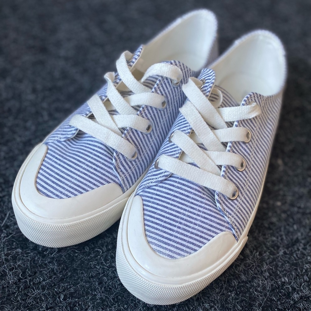 *NWOT* Old Navy espadrilles Sz7.